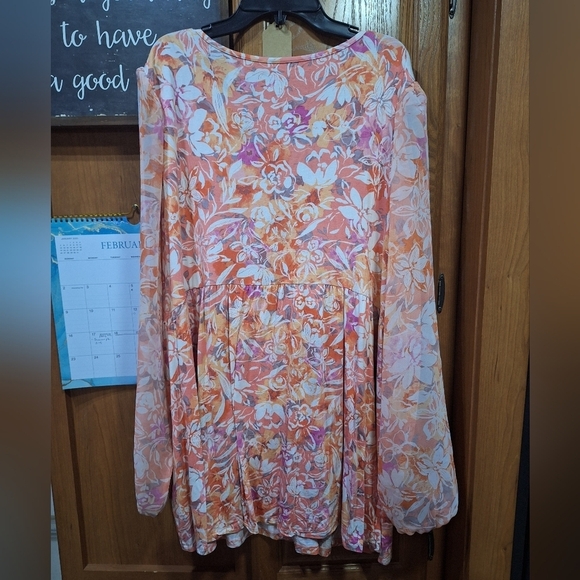 A Torrid Super Soft Knit Orange and Pink Floral Tunic Top In A Size 4. EUC - Picture 4 of 9